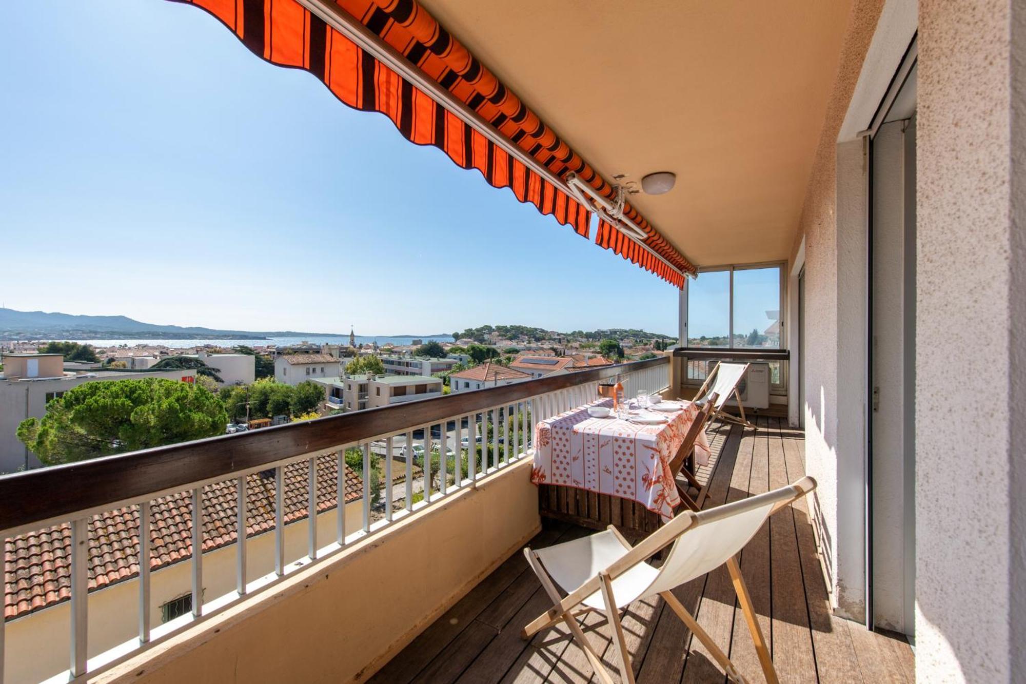 Le Cadet - Vue Panoramique Ville Et Baie De Sanary Sur Mer, Parking & Terrasse - 2 A 4 Pers Ngoại thất bức ảnh